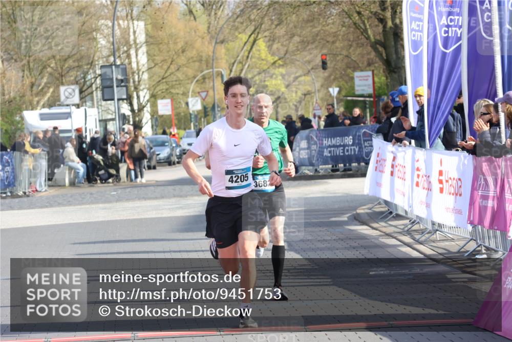 12.04.2026 - 45. Internationalen Wilhelmsburger Insellauf Strokosch-Dieckow http://msf.ph/oto/9451753 12.04.2026 10:18:11 Ziel 4205, 3682, 4475 meine-sportfotos.de