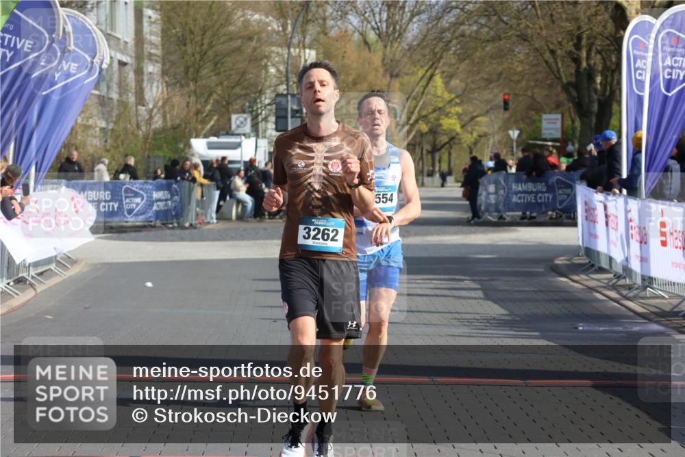 12.04.2026 - 45. Internationalen Wilhelmsburger Insellauf Strokosch-Dieckow http://msf.ph/oto/9451776 12.04.2026 10:18:46 Ziel 3262, 5554 meine-sportfotos.de