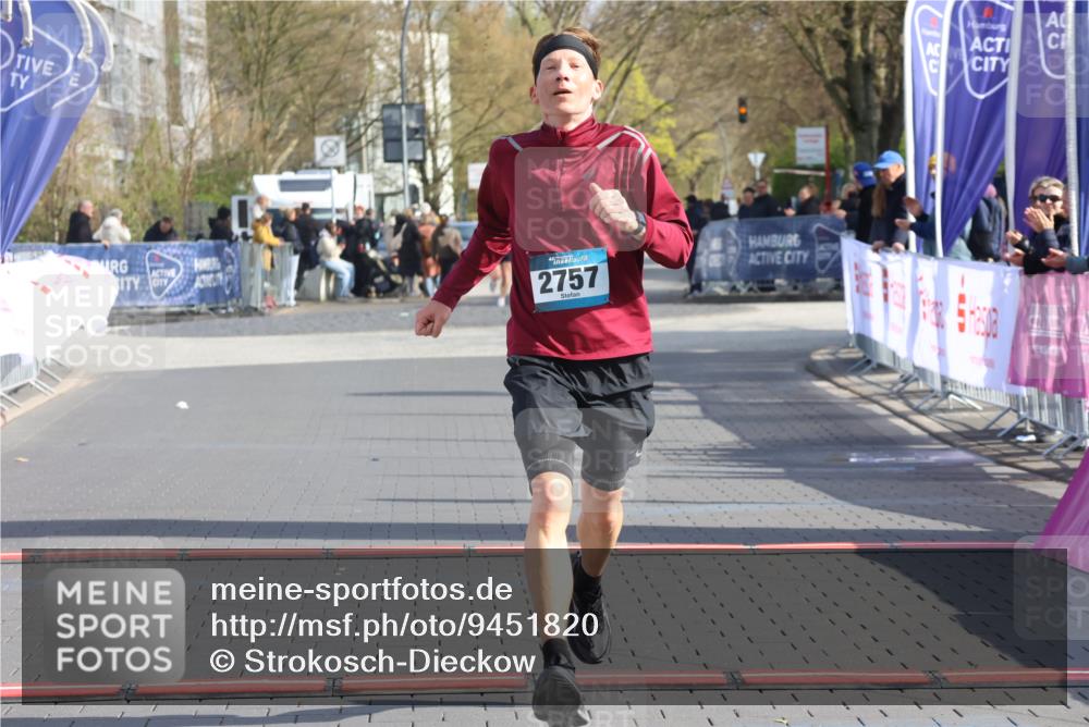 12.04.2026 - 45. Internationalen Wilhelmsburger Insellauf Strokosch-Dieckow http://msf.ph/oto/9451820 12.04.2026 10:19:24 Ziel 2757 meine-sportfotos.de