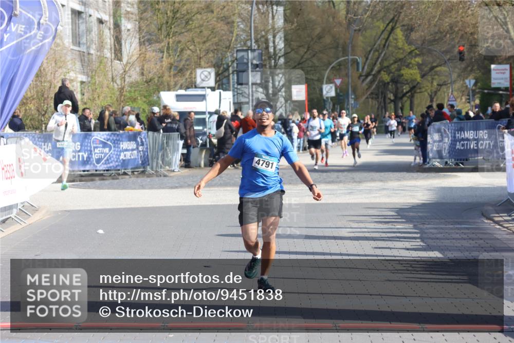 12.04.2026 - 45. Internationalen Wilhelmsburger Insellauf Strokosch-Dieckow http://msf.ph/oto/9451838 12.04.2026 10:32:15 Ziel 4791 meine-sportfotos.de