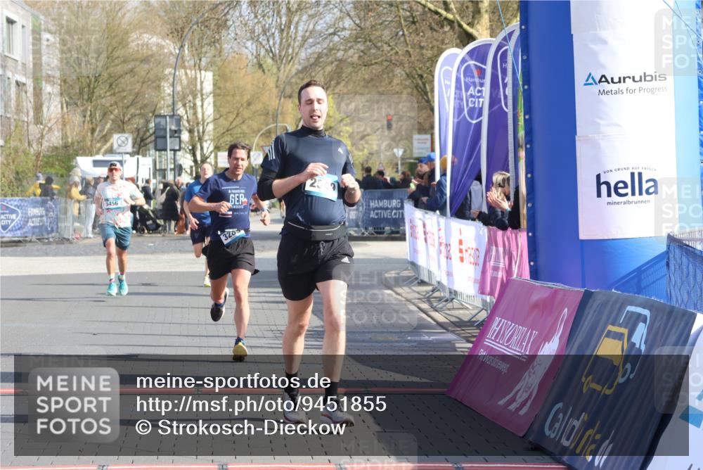 12.04.2026 - 45. Internationalen Wilhelmsburger Insellauf Strokosch-Dieckow http://msf.ph/oto/9451855 12.04.2026 10:19:45 Ziel 2671, 2549, 3289, 5456, 2789 meine-sportfotos.de