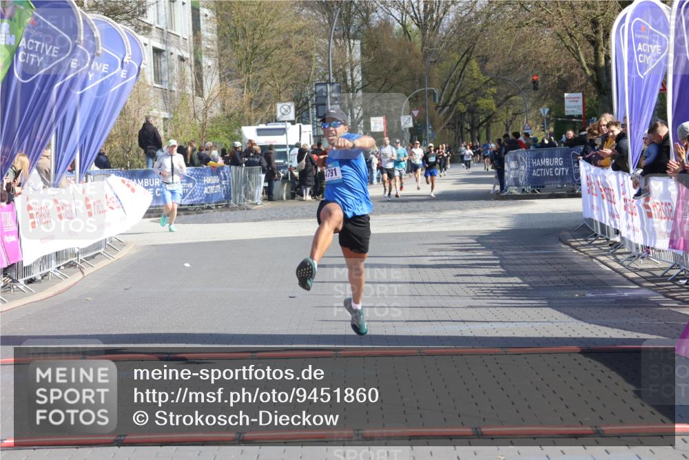 12.04.2026 - 45. Internationalen Wilhelmsburger Insellauf Strokosch-Dieckow http://msf.ph/oto/9451860 12.04.2026 10:32:16 Ziel 4791 meine-sportfotos.de