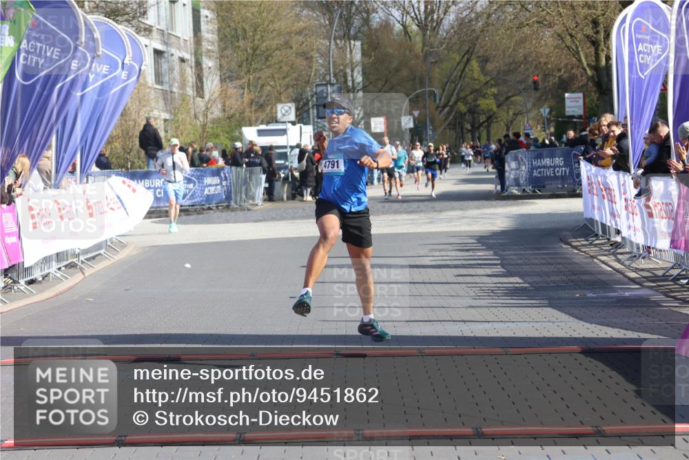 12.04.2026 - 45. Internationalen Wilhelmsburger Insellauf Strokosch-Dieckow http://msf.ph/oto/9451862 12.04.2026 10:32:16 Ziel 4791 meine-sportfotos.de