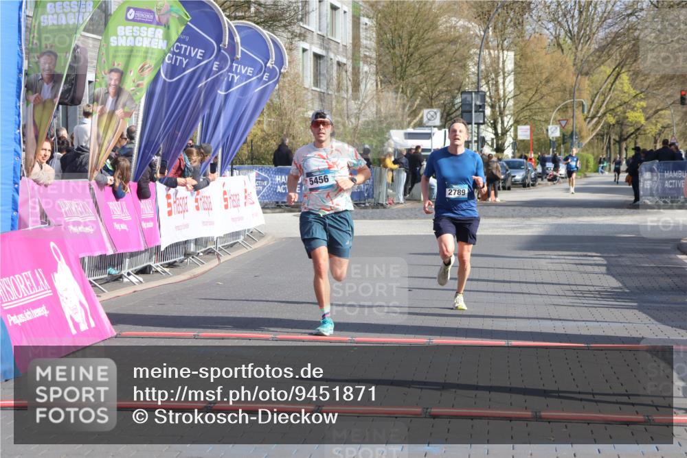 12.04.2026 - 45. Internationalen Wilhelmsburger Insellauf Strokosch-Dieckow http://msf.ph/oto/9451871 12.04.2026 10:19:47 Ziel 2671, 2549, 3289, 5456, 2789 meine-sportfotos.de