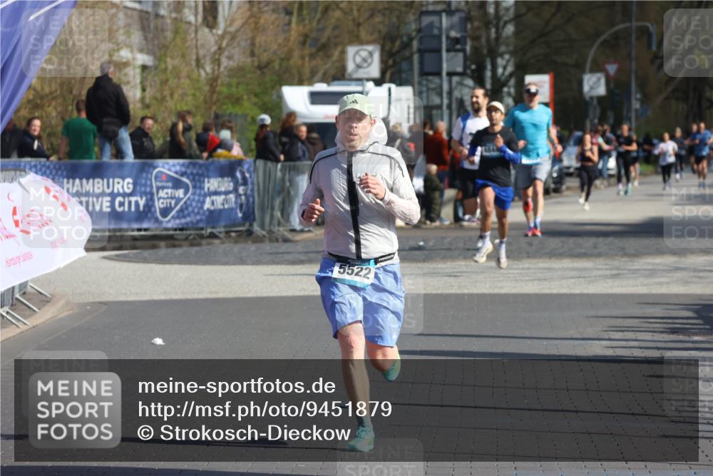 12.04.2026 - 45. Internationalen Wilhelmsburger Insellauf Strokosch-Dieckow http://msf.ph/oto/9451879 12.04.2026 10:32:22 Ziel 5522 meine-sportfotos.de