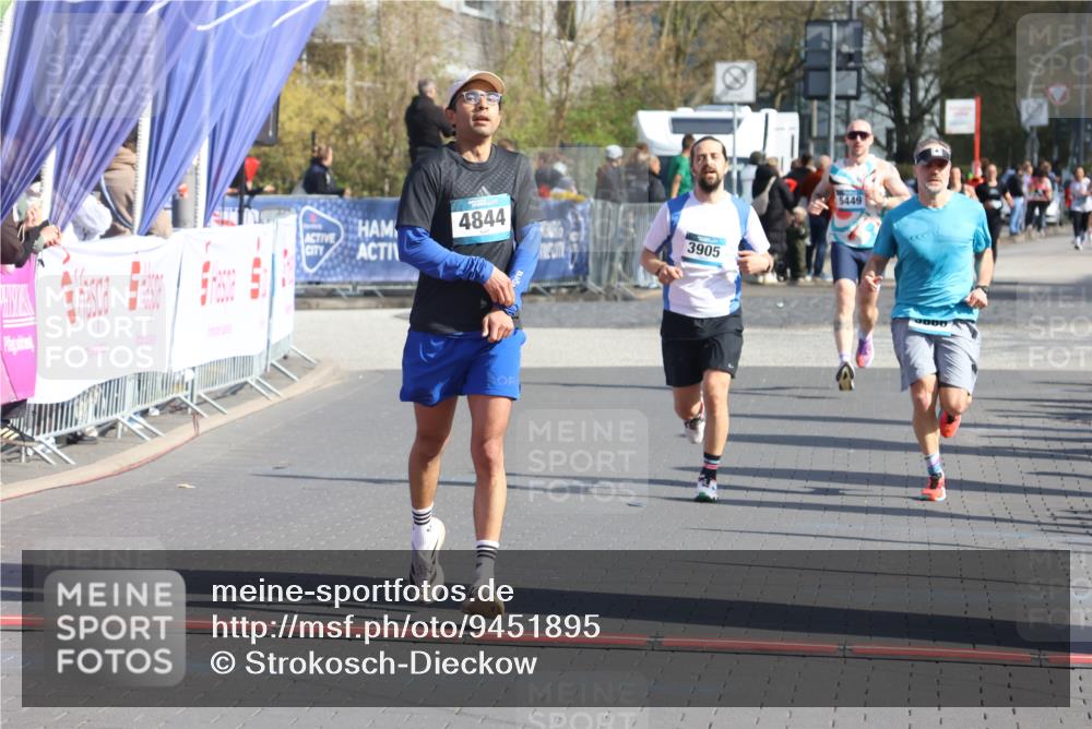 12.04.2026 - 45. Internationalen Wilhelmsburger Insellauf Strokosch-Dieckow http://msf.ph/oto/9451895 12.04.2026 10:32:28 Ziel 5522, 4844, 3666, 3905 meine-sportfotos.de
