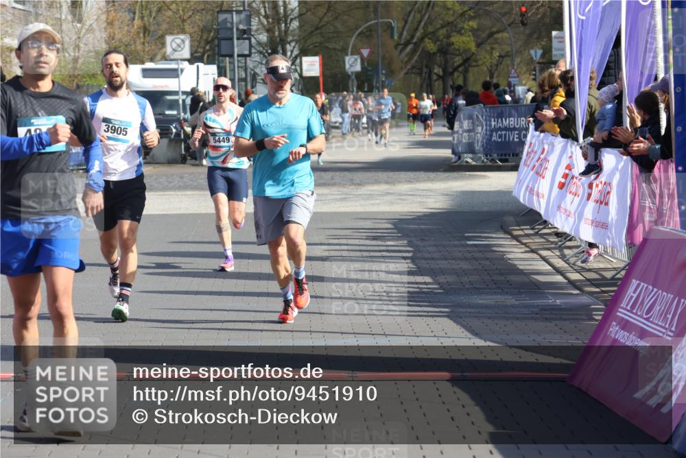 12.04.2026 - 45. Internationalen Wilhelmsburger Insellauf Strokosch-Dieckow http://msf.ph/oto/9451910 12.04.2026 10:32:29 Ziel 4844, 3666, 3905, 5449 meine-sportfotos.de