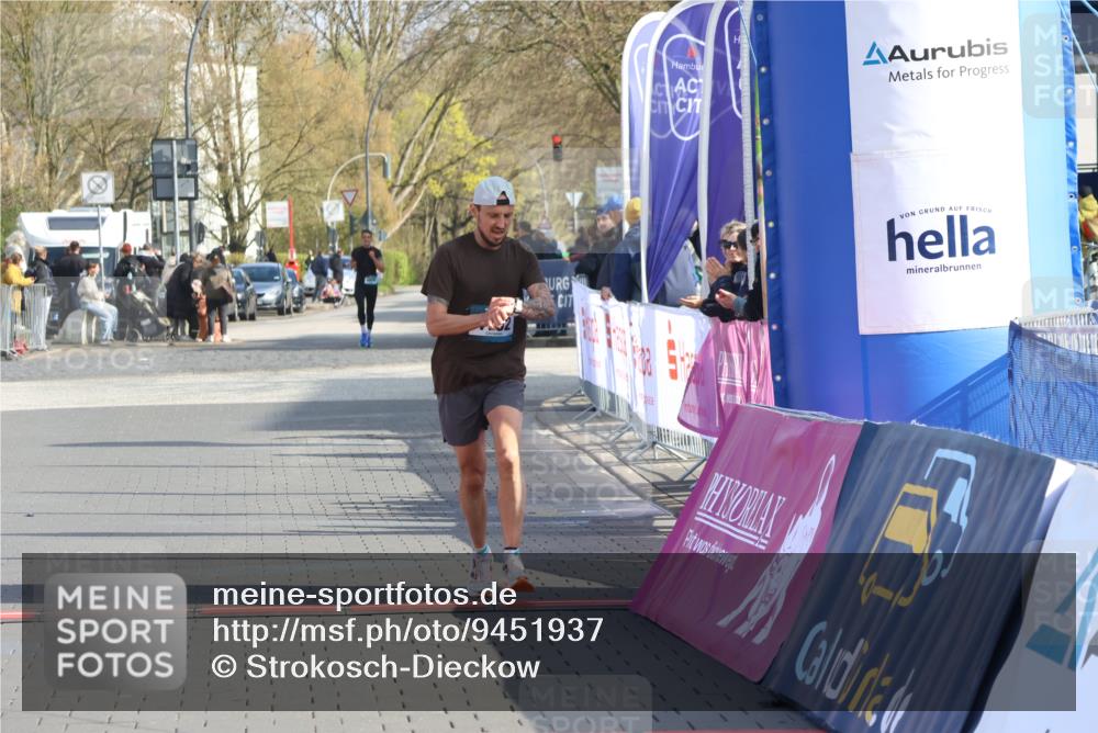 12.04.2026 - 45. Internationalen Wilhelmsburger Insellauf Strokosch-Dieckow http://msf.ph/oto/9451937 12.04.2026 10:20:19 Ziel 4162 meine-sportfotos.de