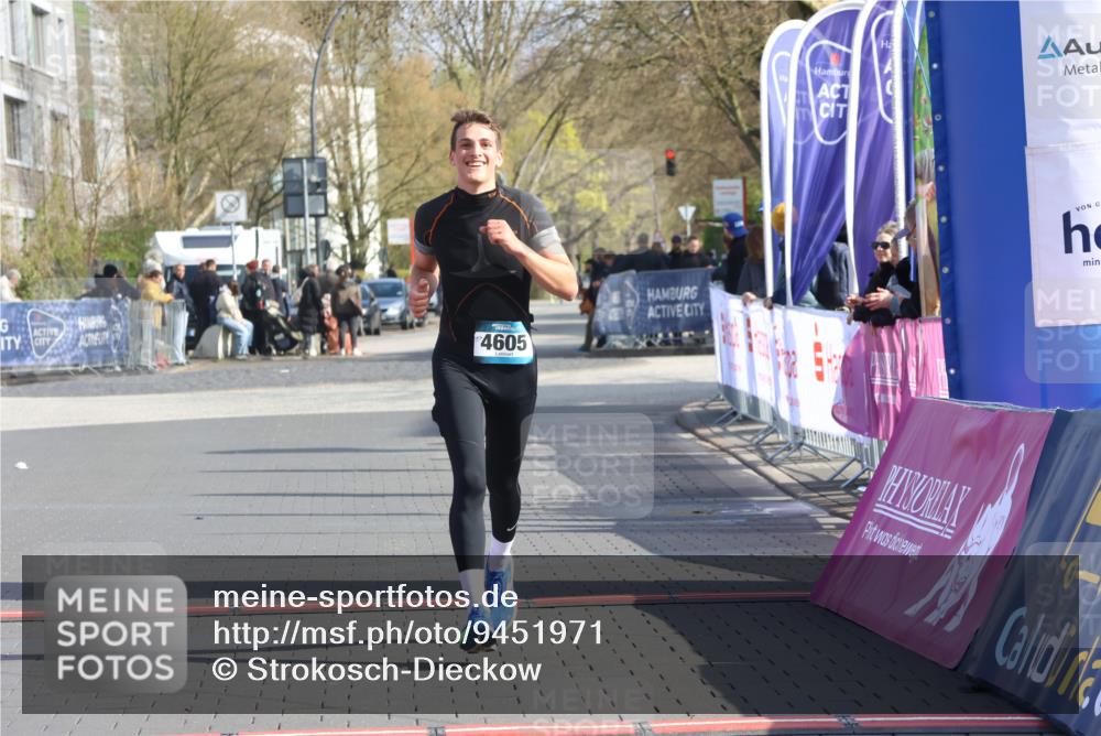 12.04.2026 - 45. Internationalen Wilhelmsburger Insellauf Strokosch-Dieckow http://msf.ph/oto/9451971 12.04.2026 10:20:33 Ziel 4605 meine-sportfotos.de