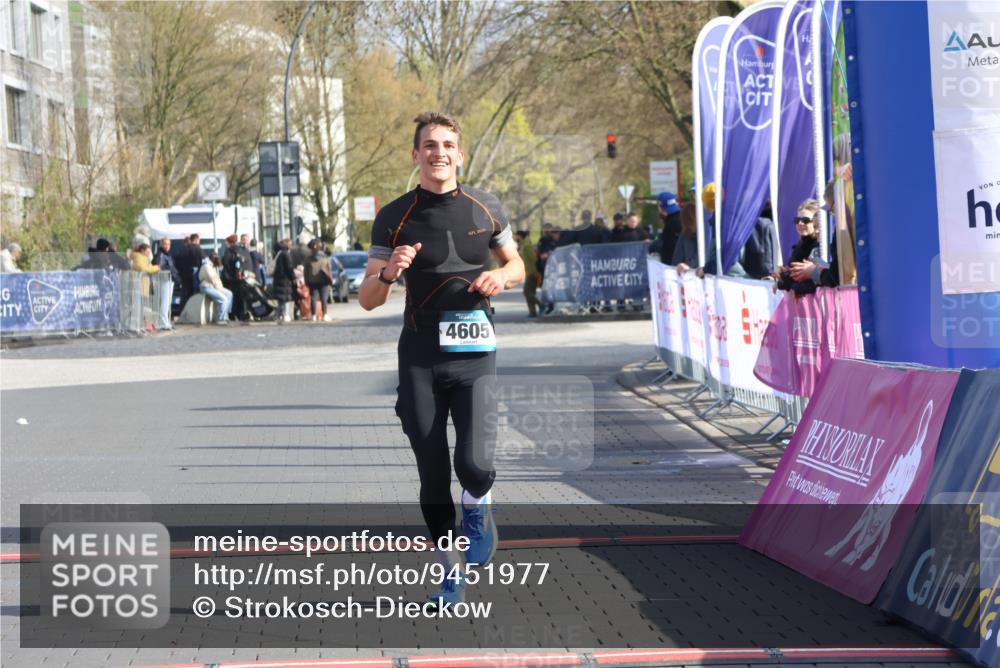 12.04.2026 - 45. Internationalen Wilhelmsburger Insellauf Strokosch-Dieckow http://msf.ph/oto/9451977 12.04.2026 10:20:33 Ziel 4605 meine-sportfotos.de