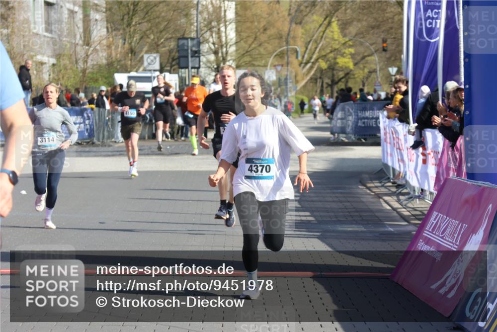 12.04.2026 - 45. Internationalen Wilhelmsburger Insellauf Strokosch-Dieckow http://msf.ph/oto/9451978 12.04.2026 10:32:55 Ziel 3675, 3876, 3506, 4370, 3983, 3114 meine-sportfotos.de