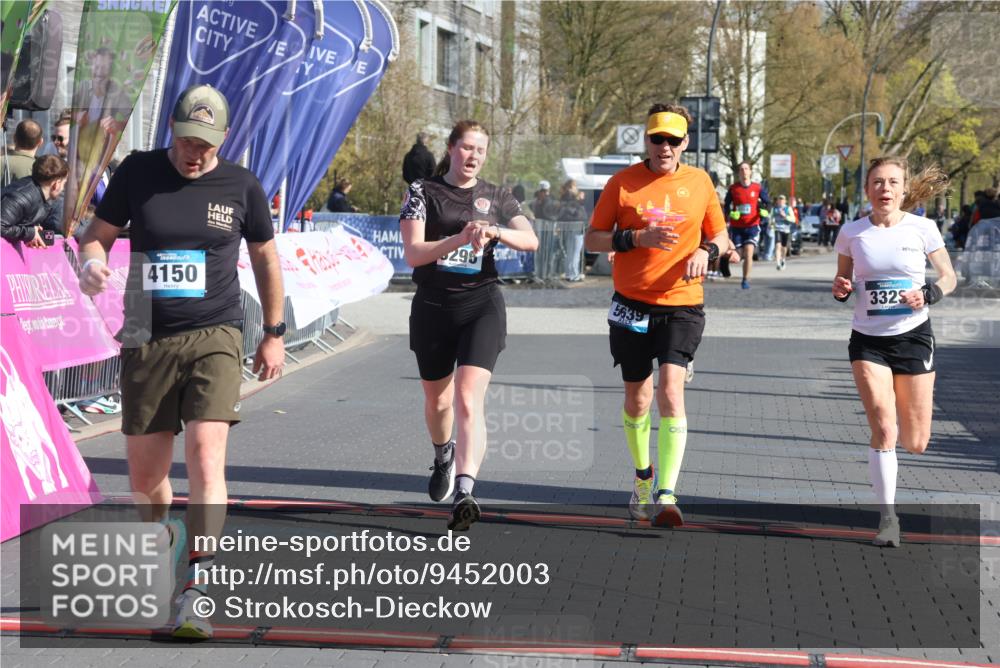 12.04.2026 - 45. Internationalen Wilhelmsburger Insellauf Strokosch-Dieckow http://msf.ph/oto/9452003 12.04.2026 10:33:03 Ziel 4150, 3296, 3323, 5639, 2071 meine-sportfotos.de