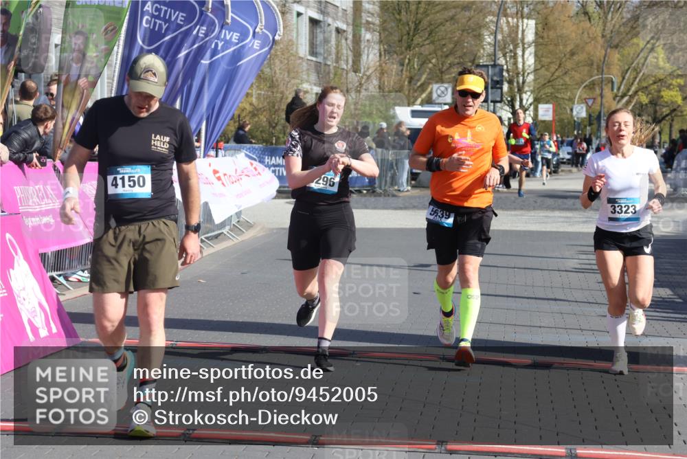 12.04.2026 - 45. Internationalen Wilhelmsburger Insellauf Strokosch-Dieckow http://msf.ph/oto/9452005 12.04.2026 10:33:03 Ziel 4150, 3296, 3323, 5639, 2071 meine-sportfotos.de