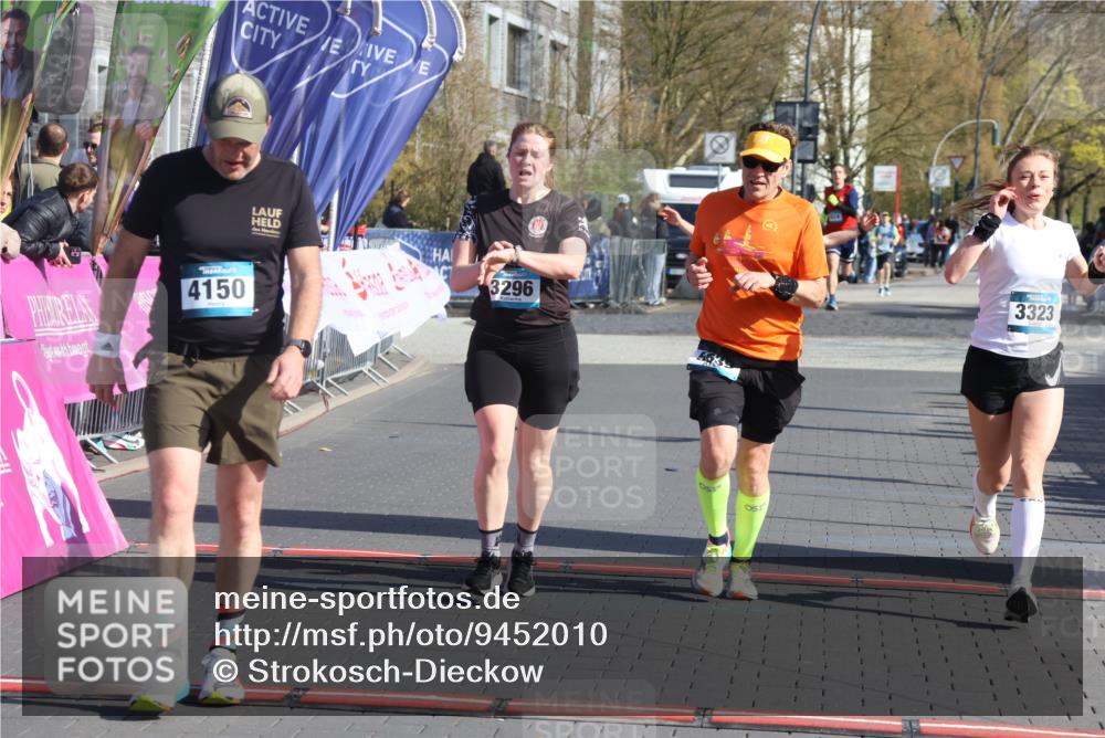 12.04.2026 - 45. Internationalen Wilhelmsburger Insellauf Strokosch-Dieckow http://msf.ph/oto/9452010 12.04.2026 10:33:03 Ziel 4150, 3296, 3323, 5639, 2071 meine-sportfotos.de