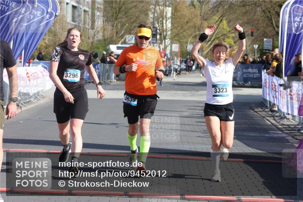 12.04.2026 - 45. Internationalen Wilhelmsburger Insellauf Strokosch-Dieckow http://msf.ph/oto/9452012 12.04.2026 10:33:03 Ziel 4150, 3296, 3323, 5639, 2071 meine-sportfotos.de