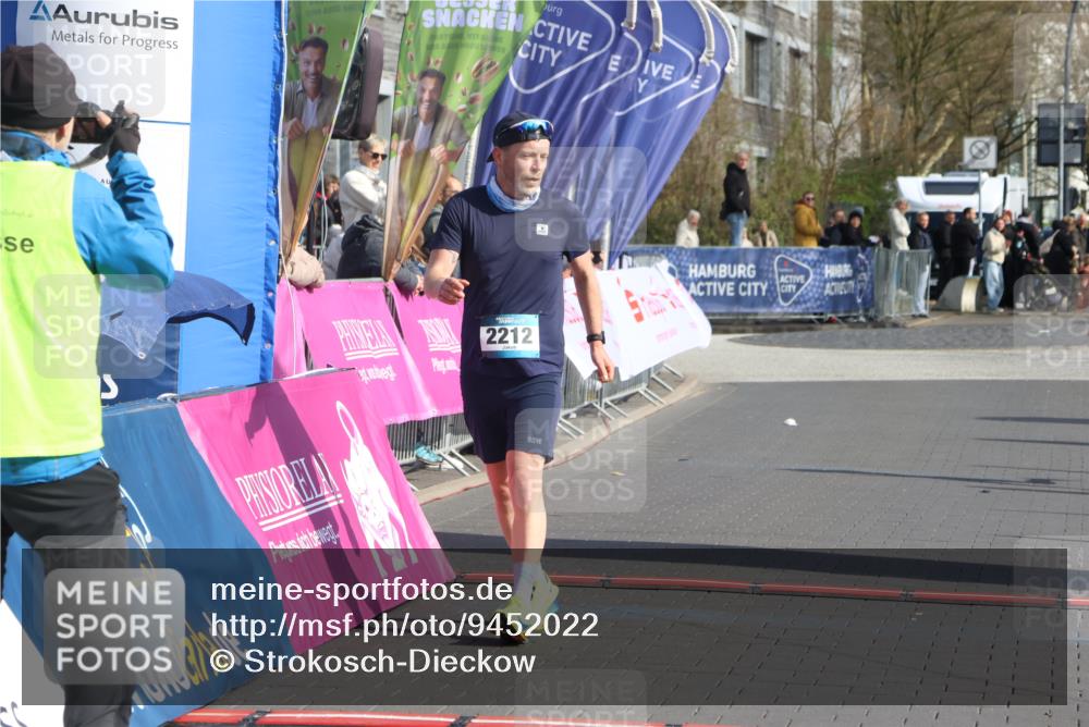 12.04.2026 - 45. Internationalen Wilhelmsburger Insellauf Strokosch-Dieckow http://msf.ph/oto/9452022 12.04.2026 10:21:17 Ziel 3134, 3208, 2212, 4003 meine-sportfotos.de