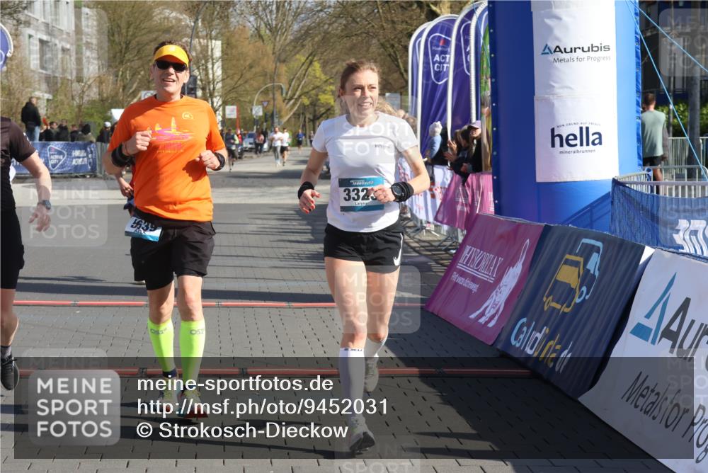 12.04.2026 - 45. Internationalen Wilhelmsburger Insellauf Strokosch-Dieckow http://msf.ph/oto/9452031 12.04.2026 10:33:05 Ziel 4150, 3296, 3323, 5639, 2071 meine-sportfotos.de