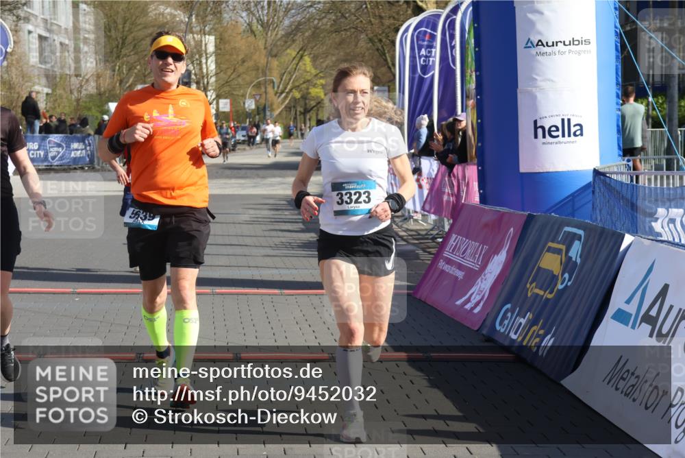 12.04.2026 - 45. Internationalen Wilhelmsburger Insellauf Strokosch-Dieckow http://msf.ph/oto/9452032 12.04.2026 10:33:05 Ziel 4150, 3296, 3323, 5639, 2071 meine-sportfotos.de