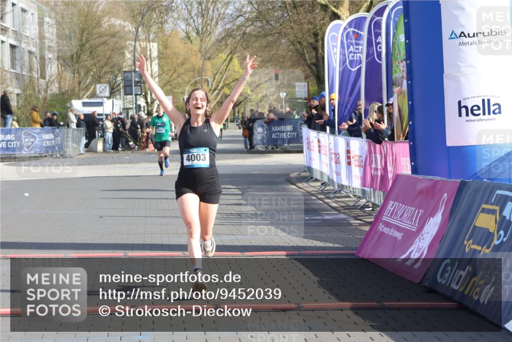 12.04.2026 - 45. Internationalen Wilhelmsburger Insellauf Strokosch-Dieckow http://msf.ph/oto/9452039 12.04.2026 10:21:20 Ziel 2212, 4003 meine-sportfotos.de