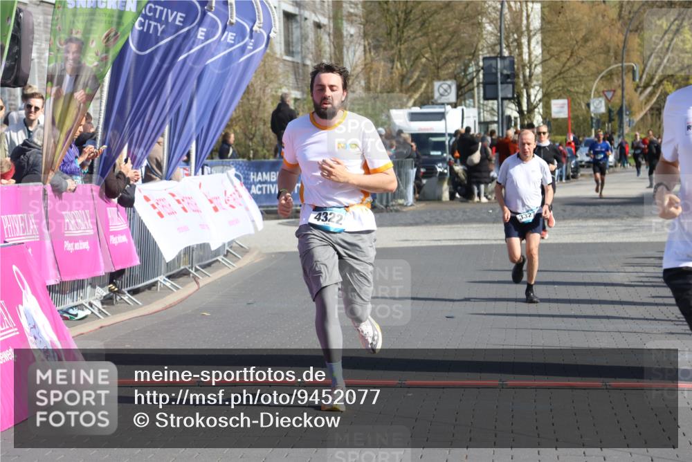 12.04.2026 - 45. Internationalen Wilhelmsburger Insellauf Strokosch-Dieckow http://msf.ph/oto/9452077 12.04.2026 10:33:25 Ziel 5623, 3708, 4322, 3327 meine-sportfotos.de