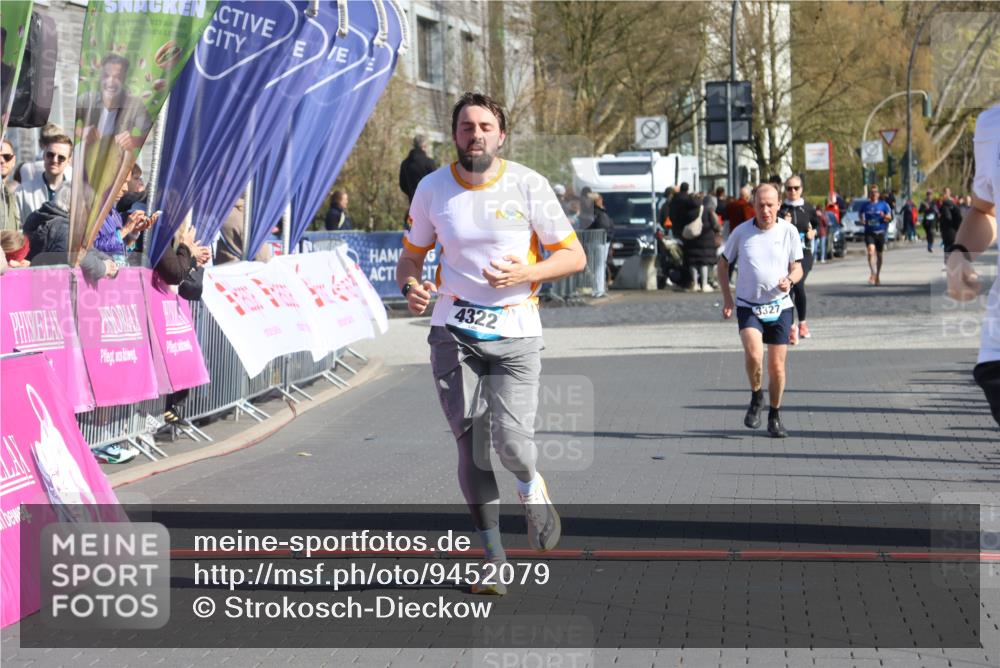 12.04.2026 - 45. Internationalen Wilhelmsburger Insellauf Strokosch-Dieckow http://msf.ph/oto/9452079 12.04.2026 10:33:25 Ziel 5623, 3708, 4322, 3327 meine-sportfotos.de