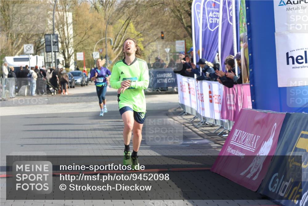 12.04.2026 - 45. Internationalen Wilhelmsburger Insellauf Strokosch-Dieckow http://msf.ph/oto/9452098 12.04.2026 10:21:38 Ziel 2127 meine-sportfotos.de