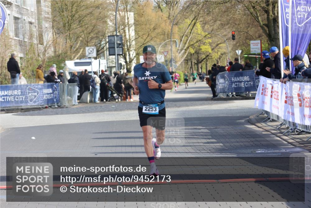 12.04.2026 - 45. Internationalen Wilhelmsburger Insellauf Strokosch-Dieckow http://msf.ph/oto/9452173 12.04.2026 10:21:56 Ziel 2253 meine-sportfotos.de