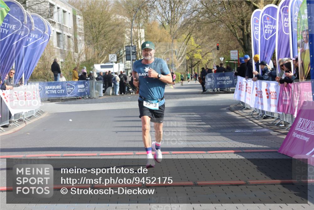 12.04.2026 - 45. Internationalen Wilhelmsburger Insellauf Strokosch-Dieckow http://msf.ph/oto/9452175 12.04.2026 10:21:57 Ziel 2253 meine-sportfotos.de