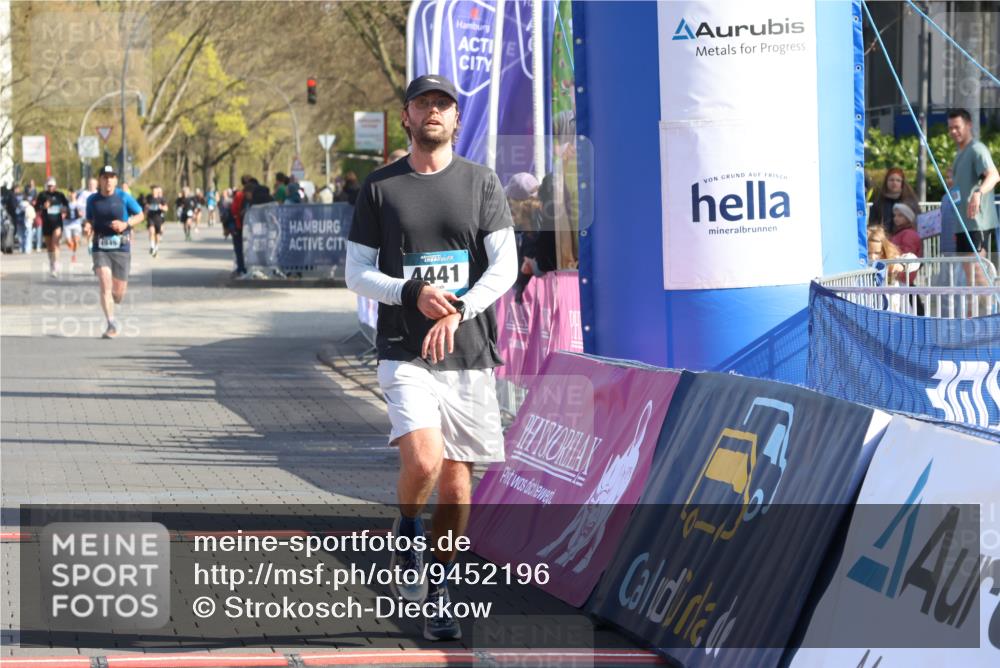 12.04.2026 - 45. Internationalen Wilhelmsburger Insellauf Strokosch-Dieckow http://msf.ph/oto/9452196 12.04.2026 10:33:58 Ziel 3447, 4441 meine-sportfotos.de