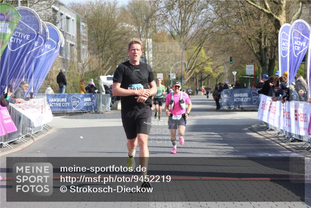 12.04.2026 - 45. Internationalen Wilhelmsburger Insellauf Strokosch-Dieckow http://msf.ph/oto/9452219 12.04.2026 10:22:18 Ziel 3930, 3317 meine-sportfotos.de