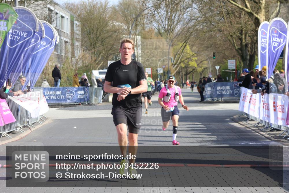 12.04.2026 - 45. Internationalen Wilhelmsburger Insellauf Strokosch-Dieckow http://msf.ph/oto/9452226 12.04.2026 10:22:18 Ziel 3930, 3317 meine-sportfotos.de