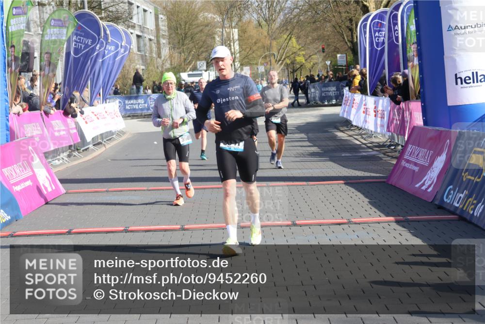 12.04.2026 - 45. Internationalen Wilhelmsburger Insellauf Strokosch-Dieckow http://msf.ph/oto/9452260 12.04.2026 10:34:26 Ziel 3841, 3605, 2547, 3424, 3924 meine-sportfotos.de
