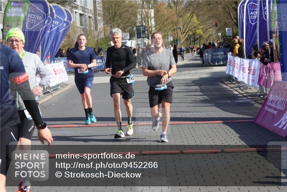 12.04.2026 - 45. Internationalen Wilhelmsburger Insellauf Strokosch-Dieckow http://msf.ph/oto/9452266 12.04.2026 10:34:28 Ziel 3841, 3605, 2547, 3424, 3924 meine-sportfotos.de