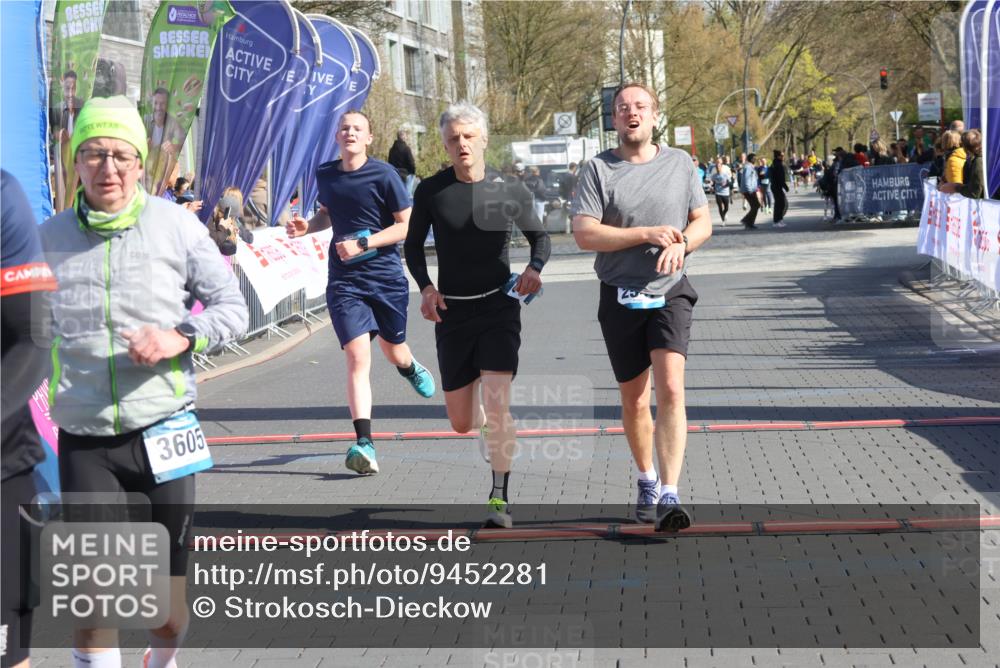 12.04.2026 - 45. Internationalen Wilhelmsburger Insellauf Strokosch-Dieckow http://msf.ph/oto/9452281 12.04.2026 10:34:28 Ziel 3841, 3605, 2547, 3424, 3924 meine-sportfotos.de