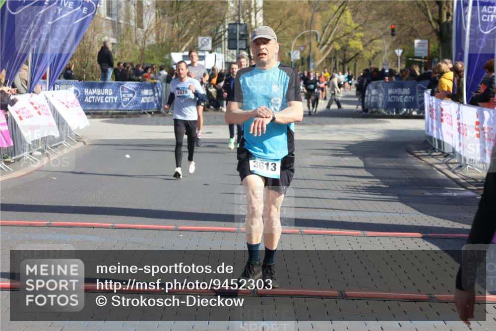12.04.2026 - 45. Internationalen Wilhelmsburger Insellauf Strokosch-Dieckow http://msf.ph/oto/9452303 12.04.2026 10:34:43 Ziel 3613, 2270 meine-sportfotos.de