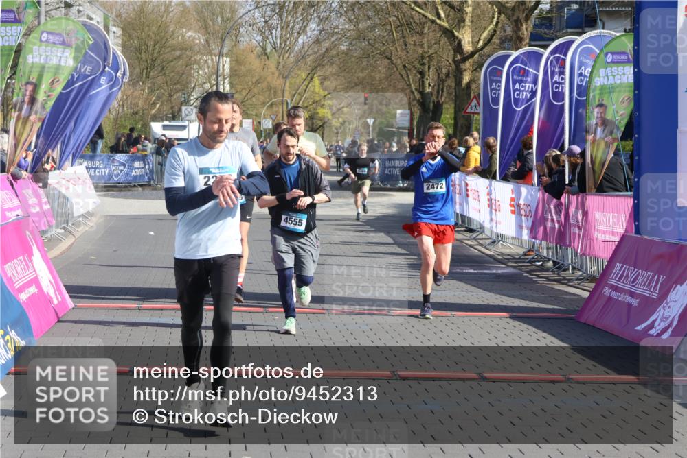 12.04.2026 - 45. Internationalen Wilhelmsburger Insellauf Strokosch-Dieckow http://msf.ph/oto/9452313 12.04.2026 10:34:48 Ziel 2270, 4555, 2472, 2559, 3636, 3929 meine-sportfotos.de