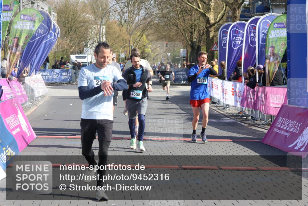 12.04.2026 - 45. Internationalen Wilhelmsburger Insellauf Strokosch-Dieckow http://msf.ph/oto/9452316 12.04.2026 10:34:48 Ziel 2270, 4555, 2472, 2559, 3636, 3929 meine-sportfotos.de