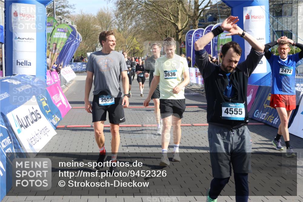 12.04.2026 - 45. Internationalen Wilhelmsburger Insellauf Strokosch-Dieckow http://msf.ph/oto/9452326 12.04.2026 10:34:52 Ziel 4555, 2472, 2559, 3636, 3929, 5480, 3042, 3065 meine-sportfotos.de