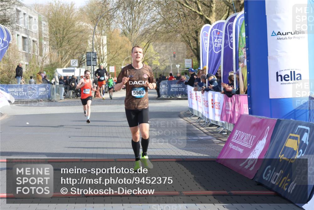 12.04.2026 - 45. Internationalen Wilhelmsburger Insellauf Strokosch-Dieckow http://msf.ph/oto/9452375 12.04.2026 10:22:51 Ziel 5507, 5561 meine-sportfotos.de