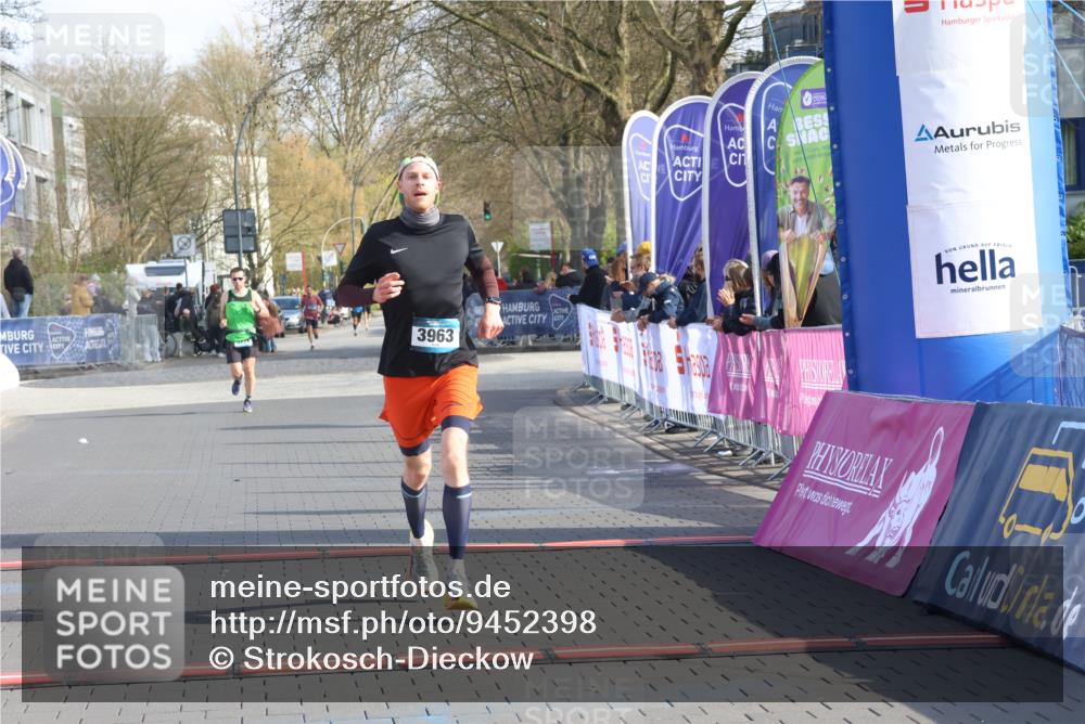 12.04.2026 - 45. Internationalen Wilhelmsburger Insellauf Strokosch-Dieckow http://msf.ph/oto/9452398 12.04.2026 10:22:59 Ziel 5561, 3963 meine-sportfotos.de