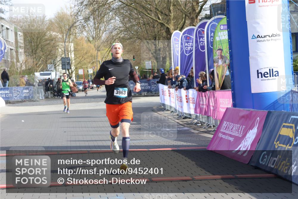 12.04.2026 - 45. Internationalen Wilhelmsburger Insellauf Strokosch-Dieckow http://msf.ph/oto/9452401 12.04.2026 10:22:59 Ziel 5561, 3963 meine-sportfotos.de