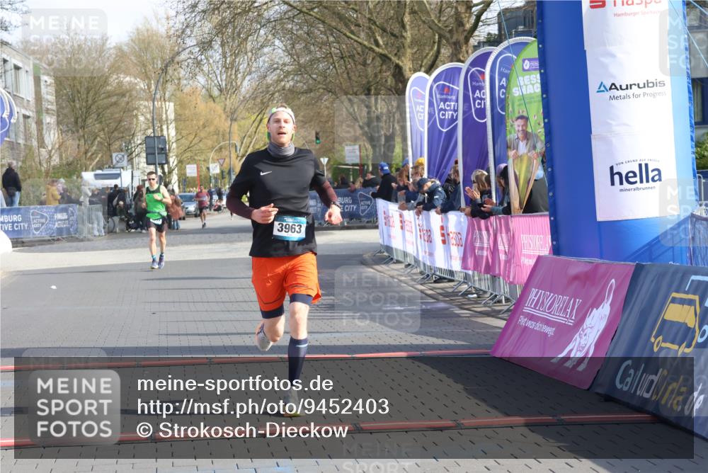 12.04.2026 - 45. Internationalen Wilhelmsburger Insellauf Strokosch-Dieckow http://msf.ph/oto/9452403 12.04.2026 10:22:59 Ziel 5561, 3963 meine-sportfotos.de