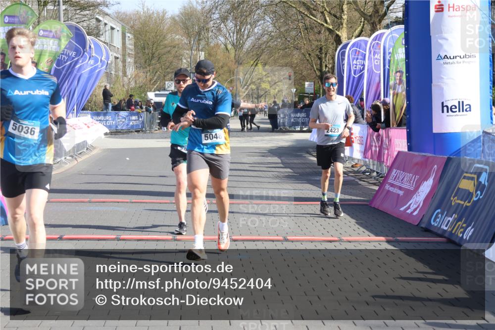 12.04.2026 - 45. Internationalen Wilhelmsburger Insellauf Strokosch-Dieckow http://msf.ph/oto/9452404 12.04.2026 10:35:25 Ziel 5036, 5048, 2423, 2814, 4000, 5551 meine-sportfotos.de