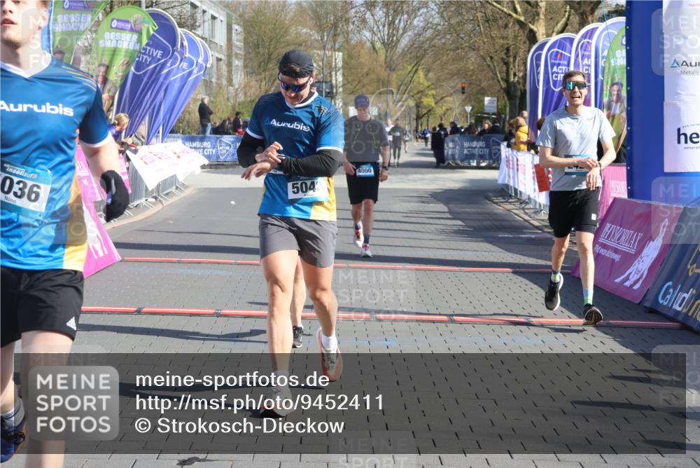 12.04.2026 - 45. Internationalen Wilhelmsburger Insellauf Strokosch-Dieckow http://msf.ph/oto/9452411 12.04.2026 10:35:26 Ziel 5036, 5048, 2423, 2814, 4000, 5551 meine-sportfotos.de