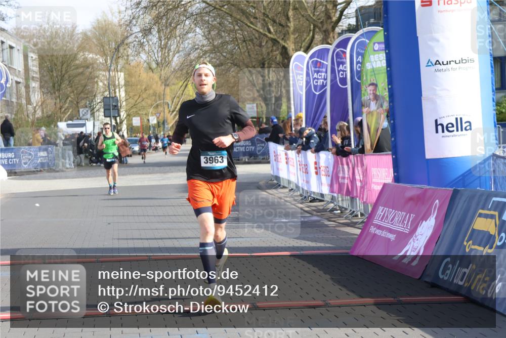12.04.2026 - 45. Internationalen Wilhelmsburger Insellauf Strokosch-Dieckow http://msf.ph/oto/9452412 12.04.2026 10:22:59 Ziel 5561, 3963 meine-sportfotos.de