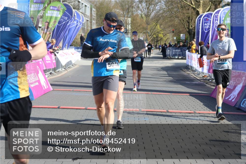 12.04.2026 - 45. Internationalen Wilhelmsburger Insellauf Strokosch-Dieckow http://msf.ph/oto/9452419 12.04.2026 10:35:26 Ziel 5036, 5048, 2423, 2814, 4000, 5551 meine-sportfotos.de