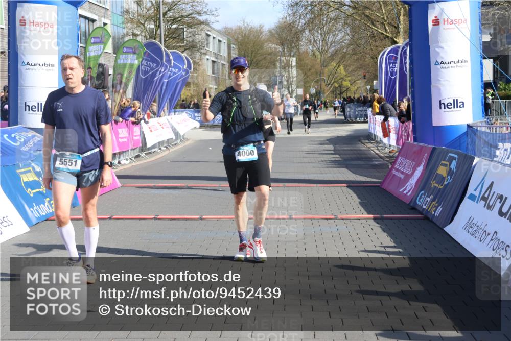 12.04.2026 - 45. Internationalen Wilhelmsburger Insellauf Strokosch-Dieckow http://msf.ph/oto/9452439 12.04.2026 10:35:32 Ziel 4000, 5551, 4109, 2497 meine-sportfotos.de