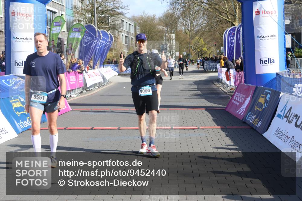 12.04.2026 - 45. Internationalen Wilhelmsburger Insellauf Strokosch-Dieckow http://msf.ph/oto/9452440 12.04.2026 10:35:32 Ziel 4000, 5551, 4109, 2497 meine-sportfotos.de
