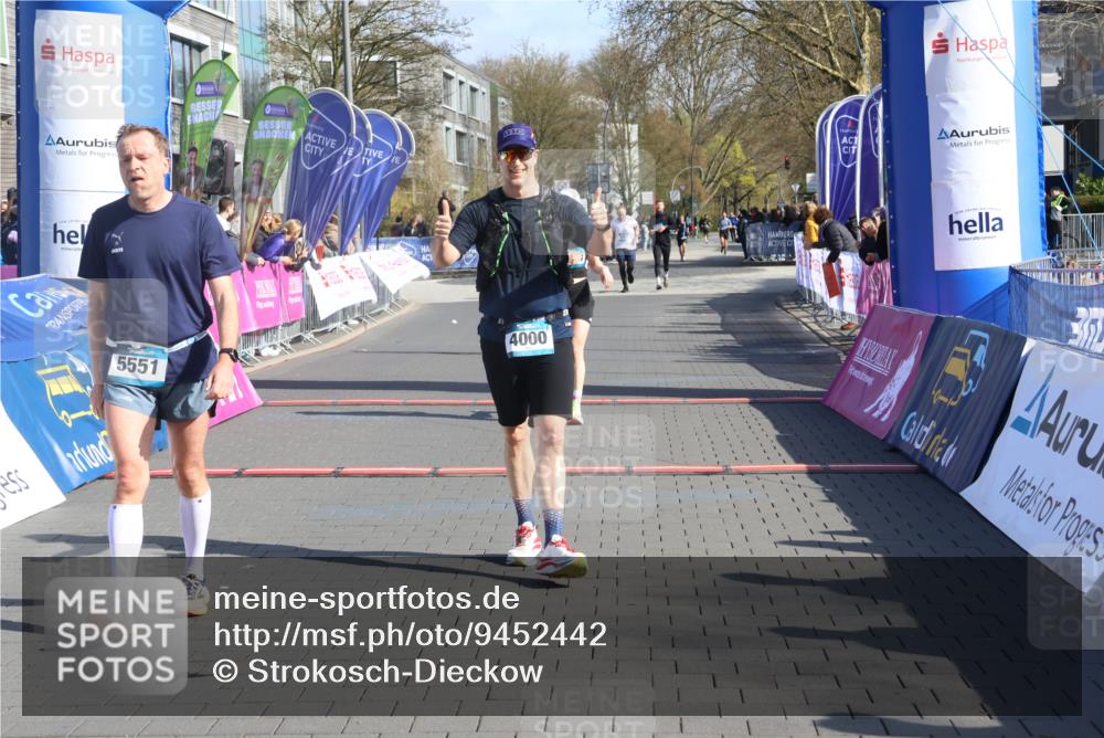 12.04.2026 - 45. Internationalen Wilhelmsburger Insellauf Strokosch-Dieckow http://msf.ph/oto/9452442 12.04.2026 10:35:32 Ziel 4000, 5551, 4109, 2497 meine-sportfotos.de
