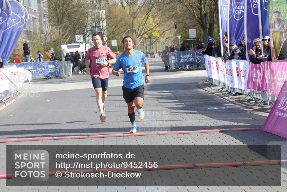 12.04.2026 - 45. Internationalen Wilhelmsburger Insellauf Strokosch-Dieckow http://msf.ph/oto/9452456 12.04.2026 10:23:15 Ziel 4384, 4291 meine-sportfotos.de